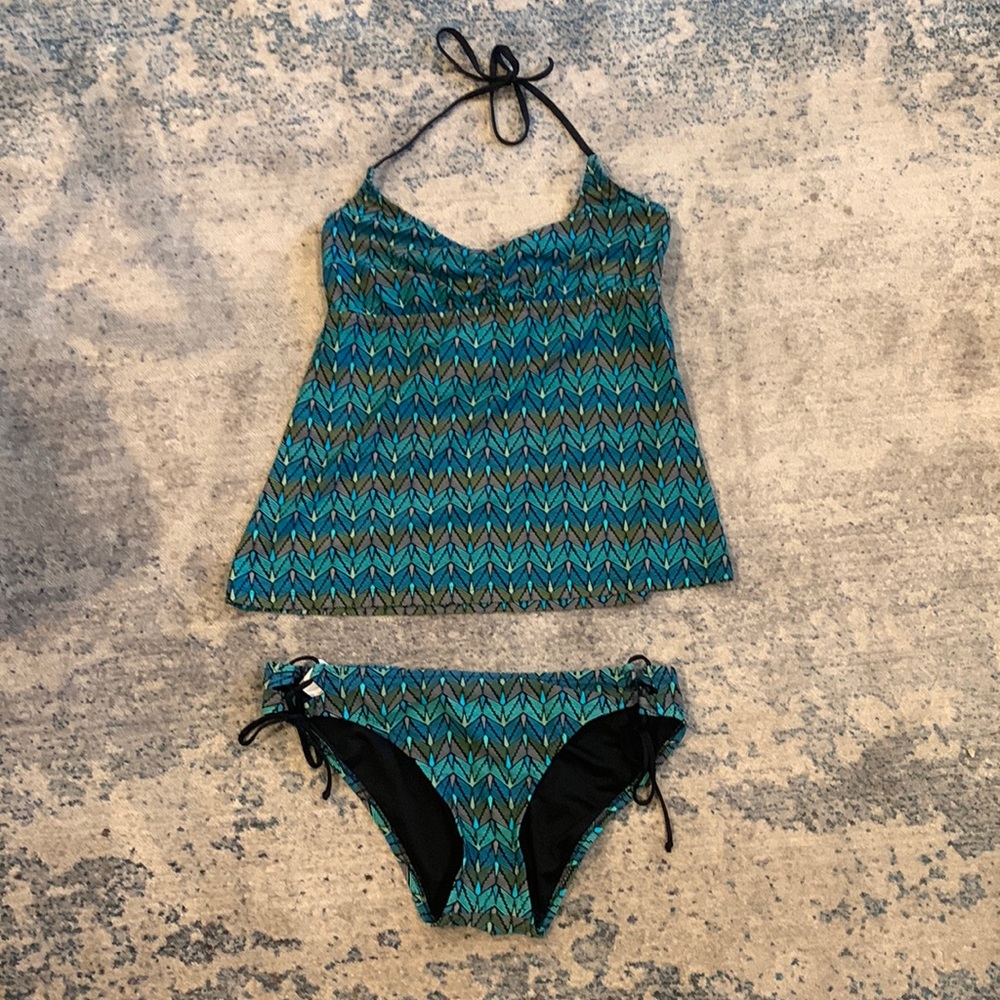 Patterned tan-kini with cute ties